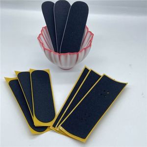 Cinta de agarre de espuma negra barata al por mayor para monopatín, patinete y fingerboard - Product Image 4