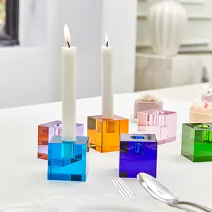 Populaire en gros multicolore petit chandelier en cristal décor de Table à la maison carré bougeoirs en verre cristal