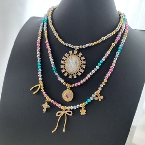 Collier de perles en cristal colorées délicates TK-C249 pour femme, bijoux pour les fêtes, avec pendentifs Cœur, Nœud, Croix, Fleur, Saint, idéal comme cadeau - Product Image 2