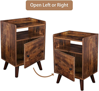 Table de chevet moderne en bois massif marron chaud avec porte à poignée interchangeable, meuble de chambre à coucher pour appartement