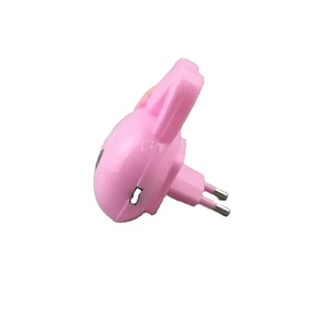 W082 Lampe de nuit LED personnalisée en forme de lapin, jouet lumineux, abat-jour de dessin animé, <span class=keywords><strong>veilleuse</strong></span> enfichable pour chambre d'enfant et chevet - Product Image 5