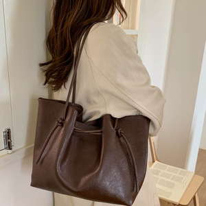Cross-border Large Capacity PU Zipper <b>Tote</b> <b>Bag</b> Simple Commuter Fashionable High-end Women's Korean-style Underarm <b>Bag</b> - Product Image 1