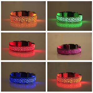Collar de noche ajustable LED para mascotas, perros, gatos, cachorros, collar intermitente luminoso seguro, suministros para mascotas hechos de nailon duradero - Product Image 4