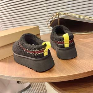 Bottes d'hiver Uggs de haute qualité, chaudes et confortables, en laine moelleuse, pantoufles plateforme antidérapantes, bottes à la cheville pour homme et femme - Product Image 5