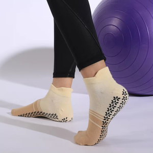 Wholesale Custom Anti <b>slip</b> Pilates Socks Professional Sports Yoga Studio Skidproof Gym Match Yoga Socks for Women High Quality - Product Image 2