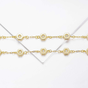 Bracelet hexagonal en or 14 carats pour femmes, finition brossée, breloques avec pierres CZ, chaîne délicate, fermoir à ressort réglable, bijoux - Product Image 4