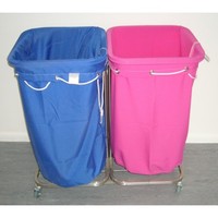 Sacs de transport pour linge sale de la collection SOILED LINEN pour les blanchisseries hospitalières et les services de livraison