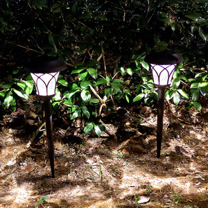 Luces LED Solares para Jardín, Lámpara de Paisaje con Marco de Plástico para Patio, Villa, Jardín, Camino Exterior - Product Image 1