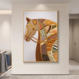 Pintura contemporánea abstracta sobre lienzo con motivos de caballos y marco de aluminio para decoración de pared en la sala de estar junto al sofá. - Product Image 4