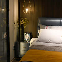 Lampadaire LED moderne et simple, design minimaliste, lumière chaude pour chambre, en aluminium noir, style bâton, pour coin de pièce