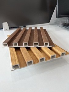 Panel de pared estriado WPC moderno ignífugo y a prueba de humedad PVC para decoración interior comercial y apartamento impermeable - Product Image 4