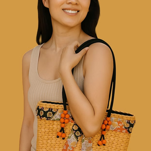 Bolso Tote espacioso y cómodo para mujer, elaborado con materiales de primera calidad, que ofrece un hombro elegante y práctico - Product Image 1