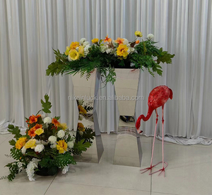 Supporto per fiori in oro per decorazione di nozze a forma di piramide in acciaio inossidabile per fiori da sposa e piedistallo per torta - Product Image 6