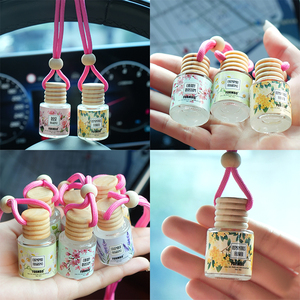 Perfume para Auto en Mini Botella de Vidrio Colgante, Aromatizante de Aceites Esenciales con Múltiples Aromas, Venta al Por Mayor - Product Image 1