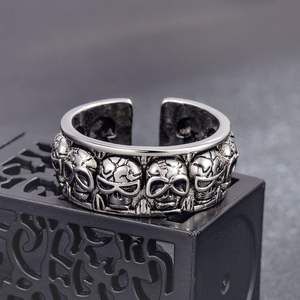 Bague tête de mort cercle complet Halloween européenne et américaine innovante nouvelle bague tête <span class=keywords><strong>Gulu</strong></span> noire plaquée argent thaïlandais à la mode - Product Image 2