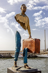 Le Pezzi Manichesse: Famosa Scultura in Bronzo a Grandezza Naturale '<span class=keywords><strong>Bruno</strong></span> Viaggiatore' in Vendita - Product Image 4