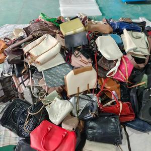 Pacchetto Misto di <span class=keywords><strong>Borse</strong></span> di Seconda Mano per Donna a Prezzo All'Ingrosso, <span class=keywords><strong>Borse</strong></span> Usate Premium per Signore - Product Image 4