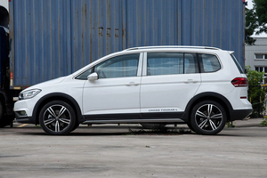 Auto Usado SAIC Volkswagen <span class=keywords><strong>Touran</strong></span> L 280TSI 150HP 7DCT 2022 <span class=keywords><strong>2023</strong></span> 2024, Monovolumen Compacto con Ruedas de 18 Pulgadas y Estilo Cross, SUV Familiar - Product Image 5