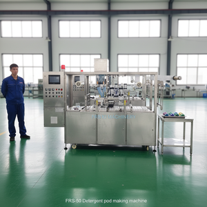 Machine de remplissage et de scellage entièrement automatique pour dosettes de lessive liquide, avec contrôle PLC, pour l'emballage de sacs, facile à utiliser - Product Image 3