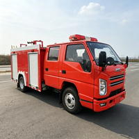 Nouveau camion-citerne à eau diesel de petite taille 7001-10000L 2 tonnes, camion de pompiers de secours d'urgence JMC à double cabine pour caserne de pompiers