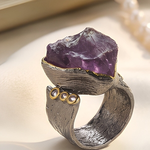 <span class=keywords><strong>Anello</strong></span> Artigianale di Grande Effetto in <span class=keywords><strong>Argento</strong></span> Sterling 925 con Grande <span class=keywords><strong>Ametista</strong></span> e Zirconi Bianchi per Grossisti - Product Image 4