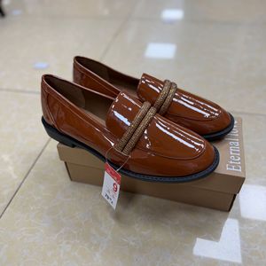 European and American Casual Loafers with Rounded Toe and Pearl Chain, Classic and Versatile <strong>Flat</strong> Shoes - Product Image 3