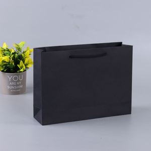 Sacs en papier de luxe blancs personnalisés avec logo imprimé pour boutiques de détail et cadeaux, avec poignée en ruban - Product Image 4