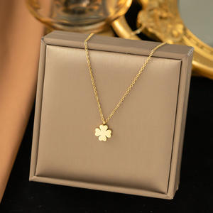 Collier tendance minimaliste avec pendentif en forme de cœur de papillon en acier inoxydable plaqué or 18 carats, cadeau de bijoux - Product Image 3