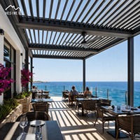 Pergola en aluminium pour jardin et terrasse avec toit à lames orientables rétractables