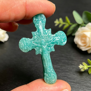 Natürlicher Halbedelstein Kristall Geschnitzter Kreuzanhänger 3,5*4,8cm Jesus-Kreuz-Charms für Schmuckherstellung Halsketten-Zubehör - Product Image 2