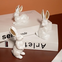 Nordisches Einfaches Weißes Hasen-Set mit Goldenem Innenohr Harz-Figurine Niedliche Tier-Statue für Heim-Tischdekoration