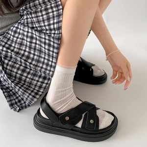 Nouvelles sandales d'été 2026 noires rétro à semelle épaisse surélevée, antidérapantes, polyvalentes, style romain, pour femmes, chaussures décontractées d'extérieur - Product Image 1