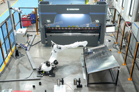 Prensa Plegadora CNC Industrial con Brazo Robótico 200T 3200mm DA69S 8+1 Ejes, Máquina de Plegado Automática Servo para Procesamiento de Chapa Metálica