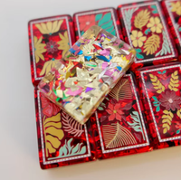 Maßgefertigtes Luxus-Mahjong-Set mit 160 Spielsteinen, 2-lagige gravierte Acryl-Spielsteine für Familienfeiern