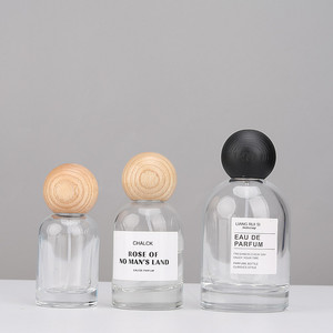 Botella de Perfume de 100 ml de Vidrio con Atomizador y Tapa de Madera para Viajes, Almacenamiento de Fragancias - Product Image 3