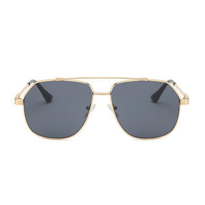 Lunettes de soleil irrégulières Qian Ai, monture dorée, verres en acrylique, unisexe, protection UV 100 % pour la conduite et la mode - Product Image 5