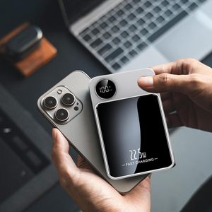 แบตสำรองพกพาขนาดเล็ก 5000mAh กำลังไฟ 20W ชาร์จไร้สายเร็ว พร้อมพอร์ต Type-C สำหรับใช้งานกลางแจ้ง - Product Image 4