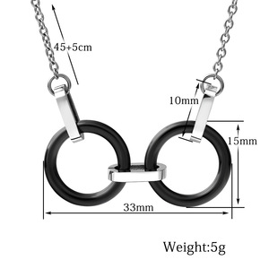 Collier en acier inoxydable avec pendentif en céramique à double anneau, design géométrique noir et blanc pour femmes, à porter au quotidien, cadeau - Product Image 5