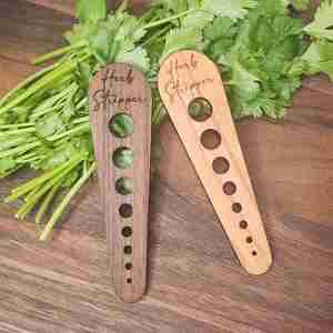 Removedor de Hojas de Vegetales Ecológico de Pino, Cortador Manual Multiusos para Cocina Casera - Product Image 1