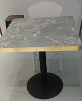 Plateau de table de restaurant carré en marbre fritté avec bord en alliage d'aluminium doré, mobilier de salle à manger contemporain et moderne