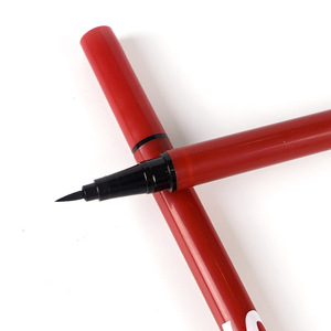 <span class=keywords><strong>Eyeliner</strong></span> <span class=keywords><strong>liquide</strong></span> minéral épais rouge et <span class=keywords><strong>noir</strong></span> imperméable à l'eau de longue durée OEM pour débutants sans décoloration sans taches - Product Image 4