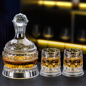 Decanter Rotante in Cristallo Senza Piombo Inciso, Lussuoso ed Elegante, per <span class=keywords><strong>Vino</strong></span> Rosso - Vendita all'Ingrosso - Product Image 4