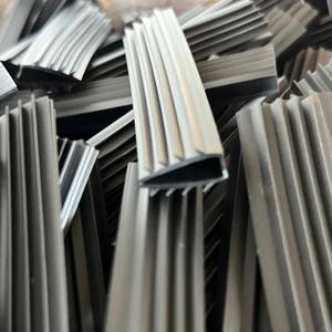 Accesorios de perfil de aluminio OEM y ODM Sello de <span class=keywords><strong>vinilo</strong></span> de cabecera de lujo transparente <span class=keywords><strong>para</strong></span> tira de sellado de puerta de vidrio de <span class=keywords><strong>Ducha</strong></span> - Product Image 4