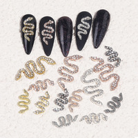 Vente en gros de breloques pour ongles en alliage 3D en forme de serpent, accessoires pour nail art en métal sertis de strass