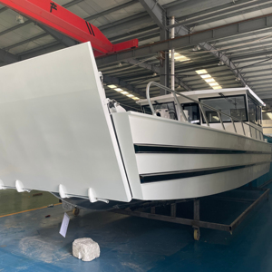 Bateau Poseidon 11m*4m en aluminium avec <span class=keywords><strong>moteur</strong></span> <span class=keywords><strong>hors</strong></span>-<span class=keywords><strong>bord</strong></span>, bateau de débarquement pour équipage de yacht, cabine de pilotage avec <span class=keywords><strong>porte</strong></span> de traversée et rampe de chargement - Product Image 1