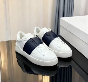 Giày thể thao nam nữ cao cấp, thiết kế thời trang, đế cao, chất liệu lưới thoáng khí, kiểu dáng bất hủ. - Product Image 3