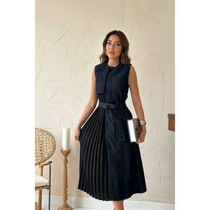 Robe en jean plissée bleue mi-longue sans manches respirante et tendance pour femme – Vente en gros - Product Image 3