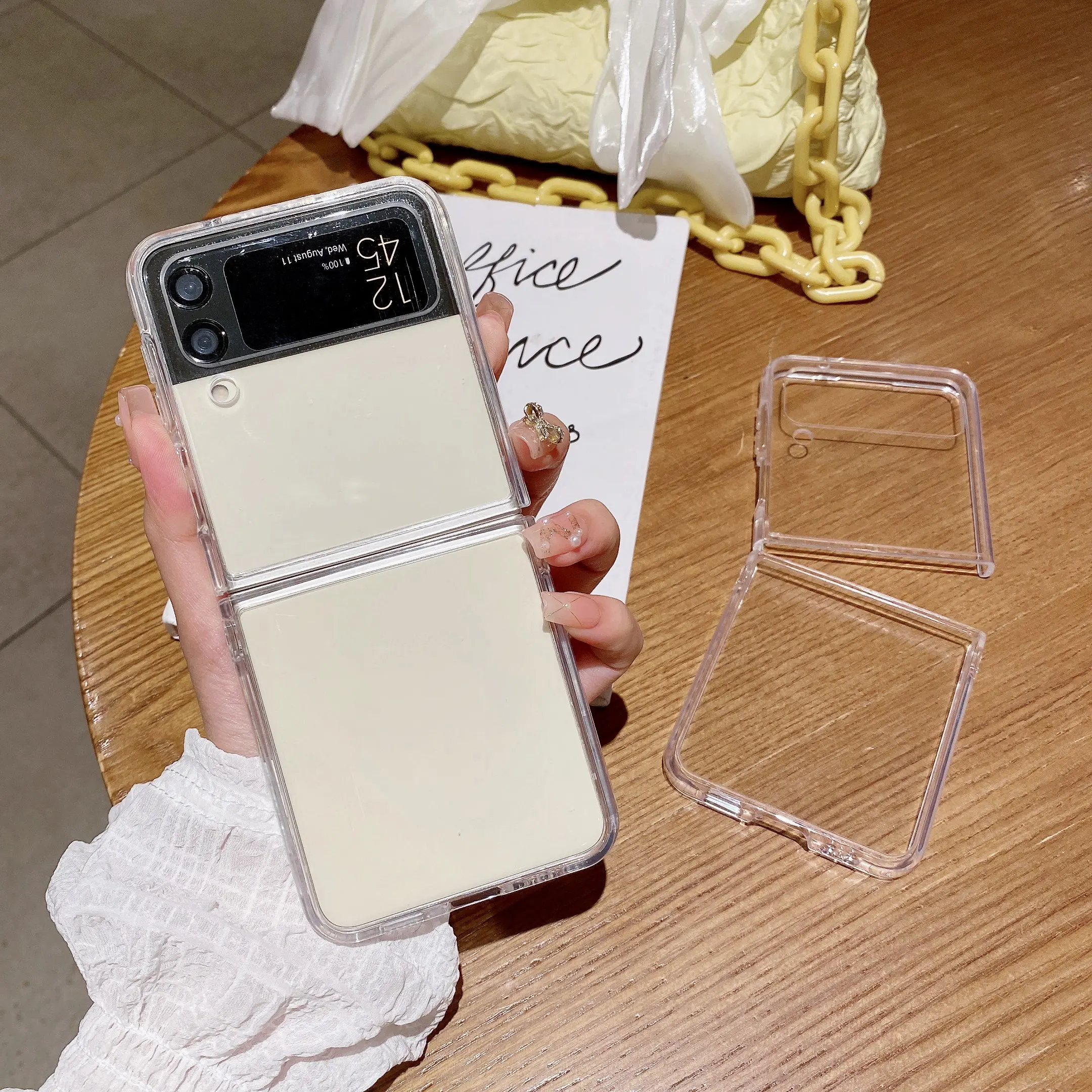 Custodia protettiva in acrilico trasparente Anti-giallo Ultra-sottile Slim Fit trasparente per telefono rigido per Samsung Galaxy Z Flip 4