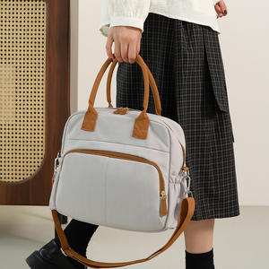 Bolsa de Maternidad Multifuncional para Viajes Cortos, Bolsa de Mano Moderna para el Día a Día, Gran Capacidad, con Aislamiento para Biberones - Product Image 4