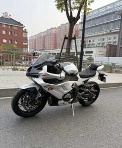 วอเก้ อาร์อาร์500เอส สปอร์ตไบค์ |   เครื่องยนต์ 500 ซีซี แบบอินไลน์ 4 สูบ 57 กิโลวัตต์ |   วาล์วไอเสียแบบสลับได้ <span class=keywords><strong>Nissin</strong></span> Brakes ABS TCS - Product Image 6